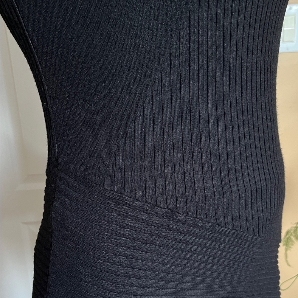 Black Ribbed Bodycon sweater - Picture 2 of 7